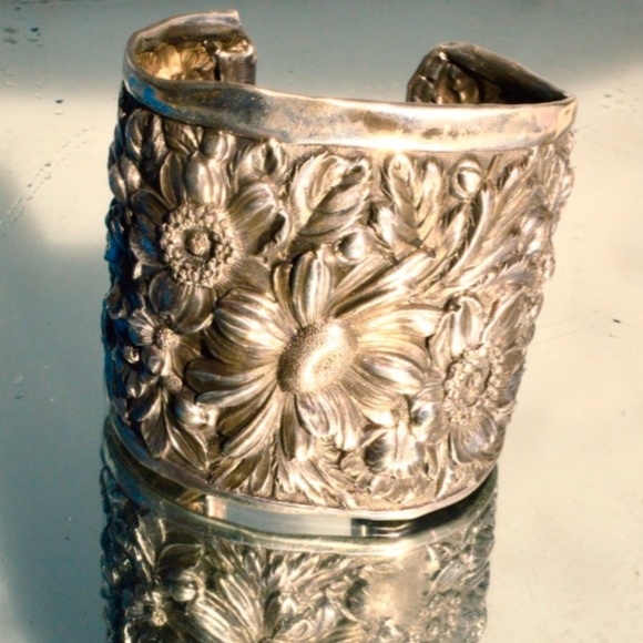 Victorian Floral Rare Antique Sterling Silver Cuff - Picture 7 of 8